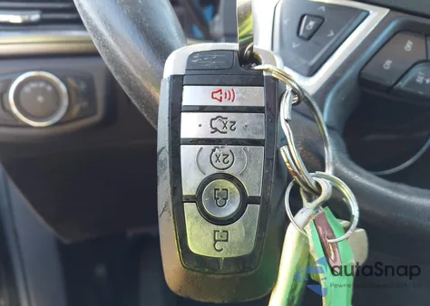 2013 Ford Fusion Titanium z USA, uszkodzony, nr VIN 3FA6P0D95DR298717